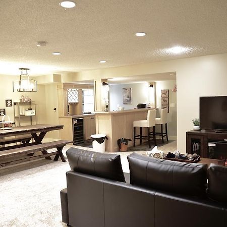 Calgary Cozy Home Εξωτερικό φωτογραφία